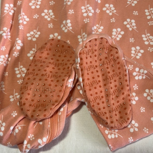 Tuffy - Peach Baby Onesie with Floral Pattern and embroidered bunny - Picture 5 of 5